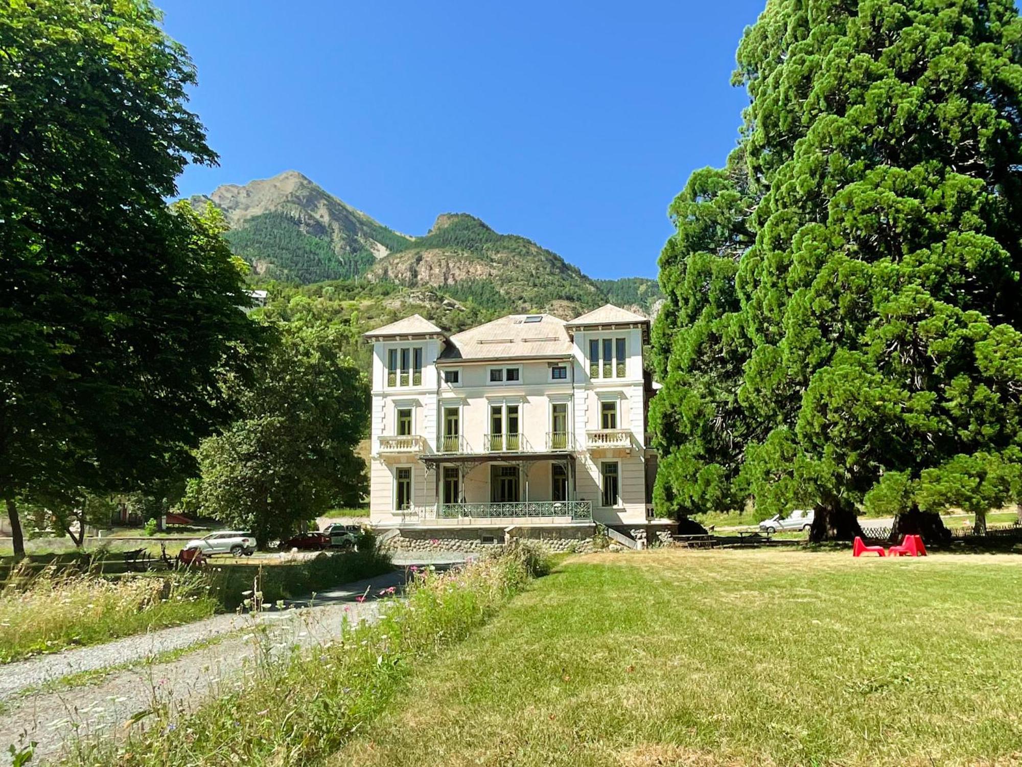 Suite Dans Villa Mexicaine Jausiers Exterior photo